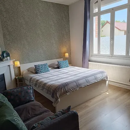 Maison Atypique, Quartier Très Calme, à Amiens