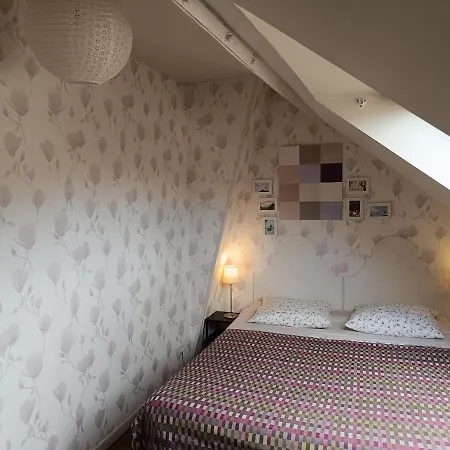 Maison Atypique, Quartier Très Calme, à Bed & Breakfast Amiens