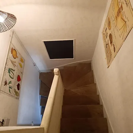 Maison Atypique, Quartier Très Calme, à Bed & Breakfast Amiens