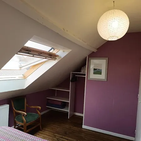 Maison Atypique, Quartier Très Calme, à