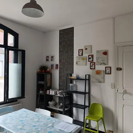 Bed & Breakfast Maison Atypique, Quartier Très Calme, à Amiens