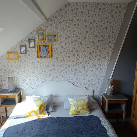 Bed & Breakfast Maison Atypique, Quartier Très Calme, à *