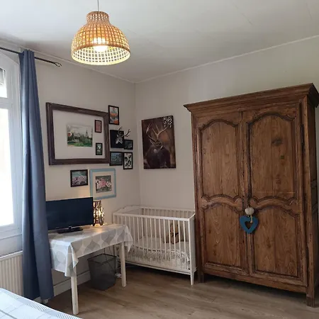 Maison Atypique, Quartier Très Calme, à Bed & Breakfast